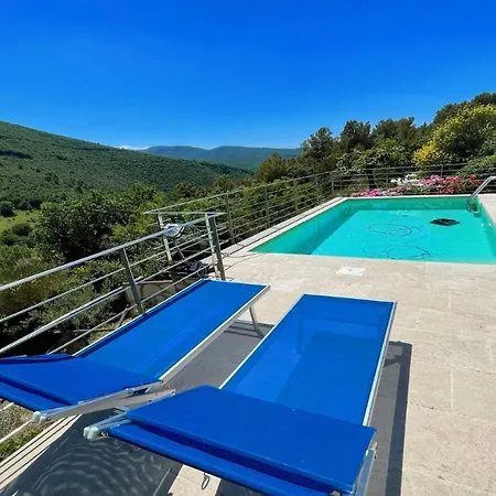 Charming With Pool Onsite *
