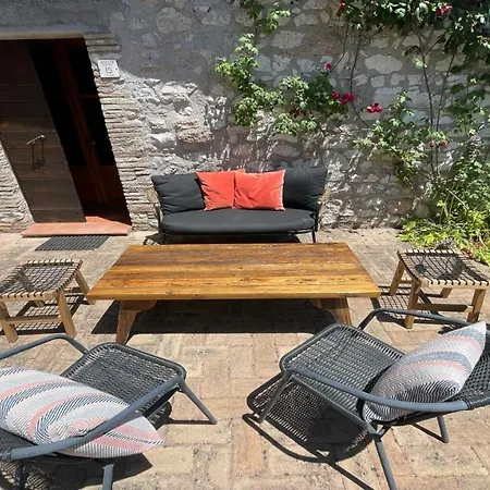 Charming With Pool Onsite سبوليتو