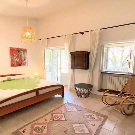 بيت للعطل Charming With Pool Onsite سبوليتو