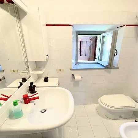 بيت للعطل Charming With Pool Onsite