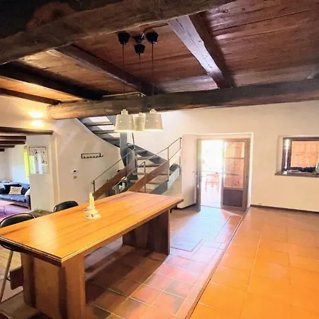 Charming With Pool Onsite *