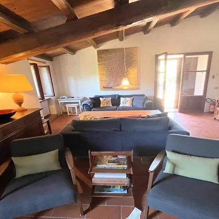 Charming With Pool Onsite